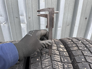 205/65R16 Continental VanContact ICE 4tk naastrhvid (4 foto / 7)