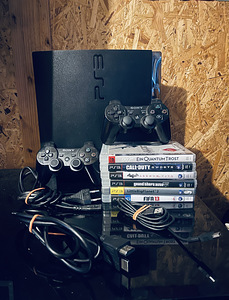 Sony Playstation 3 Slim 320GB с 2 контроллерами + 6 игр (1 фото из 8)