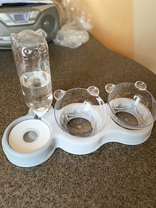 Automaatjoogikausside komplekt loomadele (1 foto / 2)