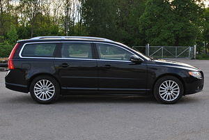 VOLVO V70 MOMENTUM 2012 (9 фото из 15)