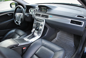 VOLVO V70 MOMENTUM 2012 (6 фото из 15)