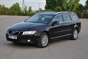 VOLVO V70 MOMENTUM 2012 (3 фото из 15)