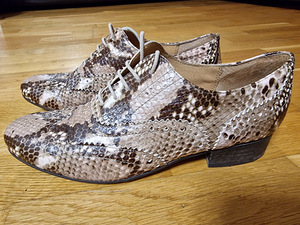 Женская обувь из натуральной кожи в идеальном состоянии, размер 39.