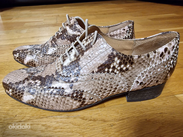 Женская обувь из натуральной кожи в идеальном состоянии, размер 39. (фото #1)