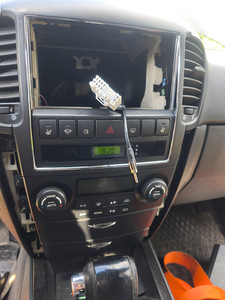 Kia Sorento varuosadena (8 foto / 10)