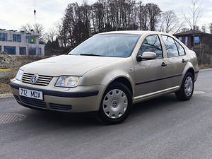 VW Bora 1.6 2004 Автомат (3 фото из 15)