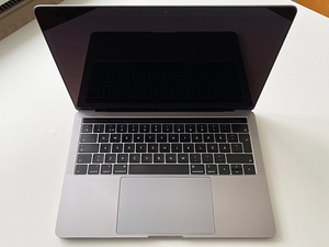 MacBook Pro 13 2019 | i5 8GB 256GB Space Gray Touch Bar (3 foto / 6)