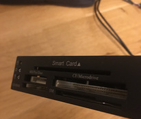 SD-карта, устройство чтения идентификационных карт для настольного компьютера