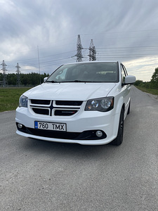 Хороший автомобиль для продажи (1 фото из 10)