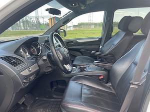 Хороший автомобиль для продажи (8 фото из 10)