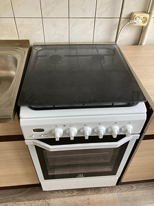Indesit elektriahjuga gaasipliit 50cm (2 foto / 5)