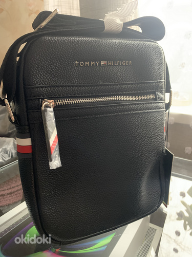 Наплечные сумки Tommy Hilfiger (фото #9)