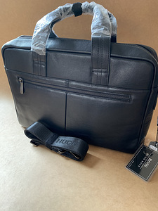 Absoluutselt uus kott Hugo Boss (6 foto / 10)