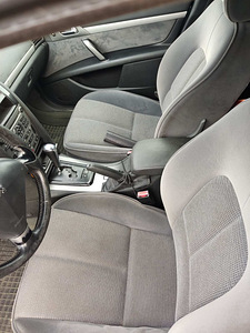 Peugeot 407 (4 foto / 5)
