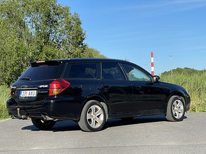 Subaru Legacy 2.0 121kw 2006 (3 foto / 10)