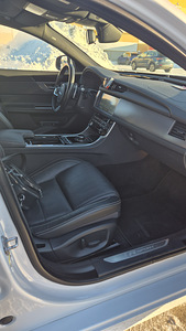 Jaguar xf (5 фото из 10)