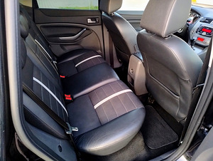 Ford Kuga (13 foto / 15)