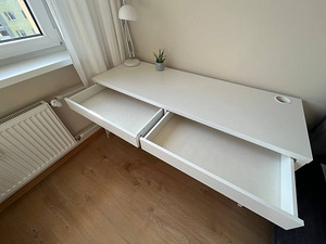 Стол Ikea MICKE (3 фото из 5)