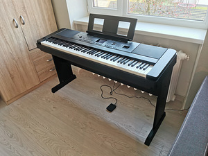 Yamaha klaver-Yamaha PortableGrand DGX-660 (1 foto / 6)
