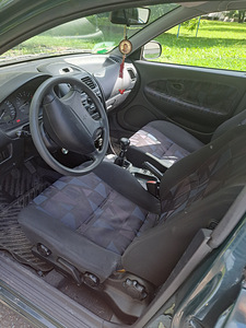 Mitsubishi carisma (4 foto / 5)