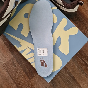 (47.5) Travis Scott x Nike Zoom Field Jaxx Leche Blue (4 foto / 8)