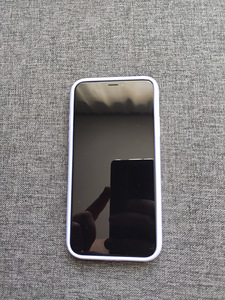 iPhone X 64 gb Silver + 5 ümbrist (2 foto / 10)