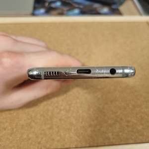 Samsung Galaxy S10 dual sim (128GB / 8GB RAM) - Töökordne (7 foto / 10)
