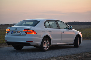 Skoda Superb 2.0 103kW (2 foto / 6)
