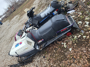 Снегоход polaris (2 фото из 3)