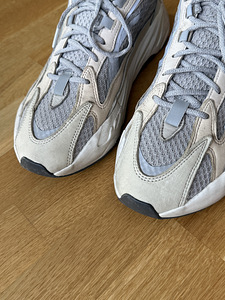 Yeezy Boost 700 V2 Cream US11 (5 фото из 5)