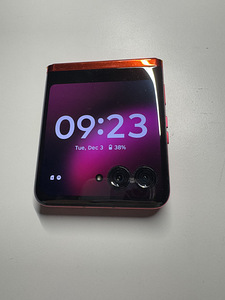 Motorola Razr 40 Ultra 256 GB (2 foto / 10)