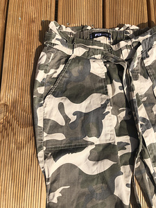 Camo print jeans (2 foto / 3)