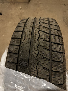Sailun IceBlazer Arctic 215/60 R16 (2 foto / 4)