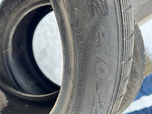 Hankook talverehvid 215/50 ZR17 2tk (2 foto / 3)