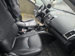 Mitsubishi Outlander 2.0 dizel 123kw (11 фото из 13)