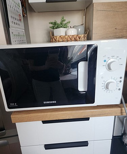 Mikrolaineahi SAMSUNG ME71A (20 l) (1 foto / 3)