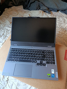 Lenovo LOQ 15IAX9 (2 foto / 2)
