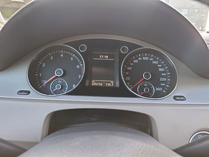 Passat B6 (10 фото из 11)