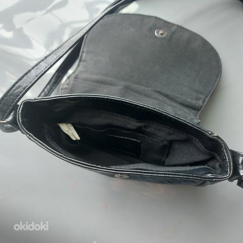 Симпатичная маленькая черная стеганая сумка через плечо (фото #3)