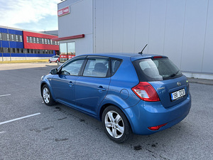 Kia Ceed 2010 1.6 дизель рестайлинг (4 фото из 15)