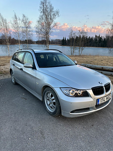 BMW 320D E91 120kw (2 фото из 14)