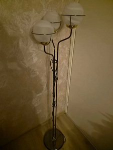 Elegantne kolme valgusallikaga põrandalamp valgusti lamp (3 foto / 4)