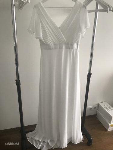 Новое свадебное платье размера L (фото #1)