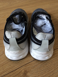 Кроссовки Mizuno (3 фото из 5)