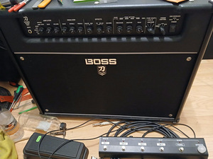 Boss katana artist mk2 + footswitch (1 foto / 1)