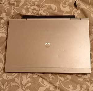 HP Elitebook 2560p i5 Laptop (2 foto / 2)