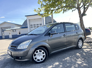 Toyota Corolla (2 фото из 15)
