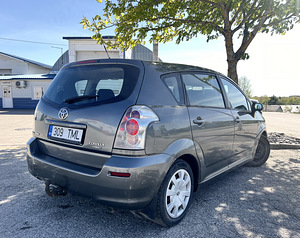 Toyota Corolla (11 фото из 15)