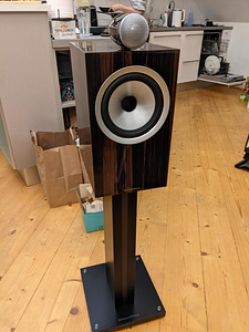 Bowers & Wilkins 705 Signature koos statiividega (1 foto / 3)