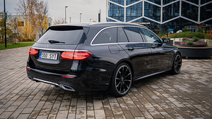 Mercedes Benz e220d 2019 (5 foto / 15)